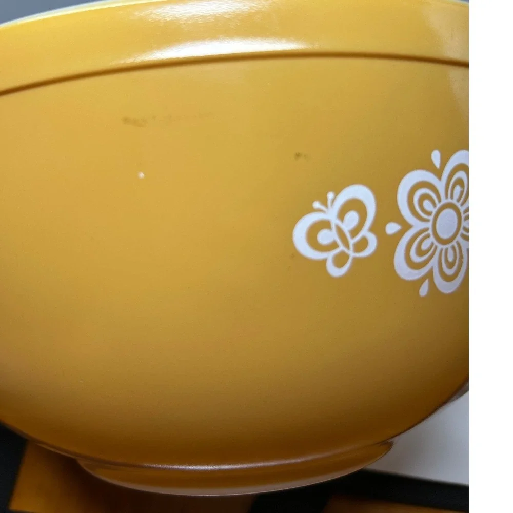 Pyrex vintage mixing